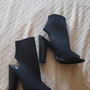 Shoes - new/ never worn/ no tags